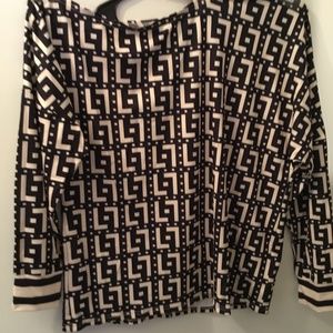 New Chicme Geo.print  Cold shoulder top